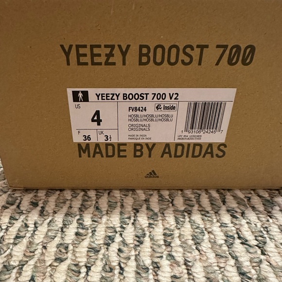 Yeezy boost 700 v2 hospital blues size 4 - Picture 7 of 7